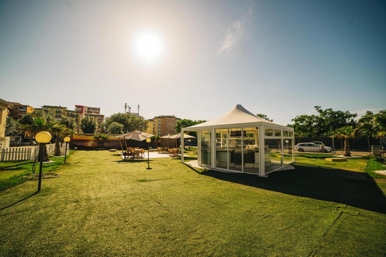 Hotel Park E Mobil Home Sottomarina Bagian luar foto