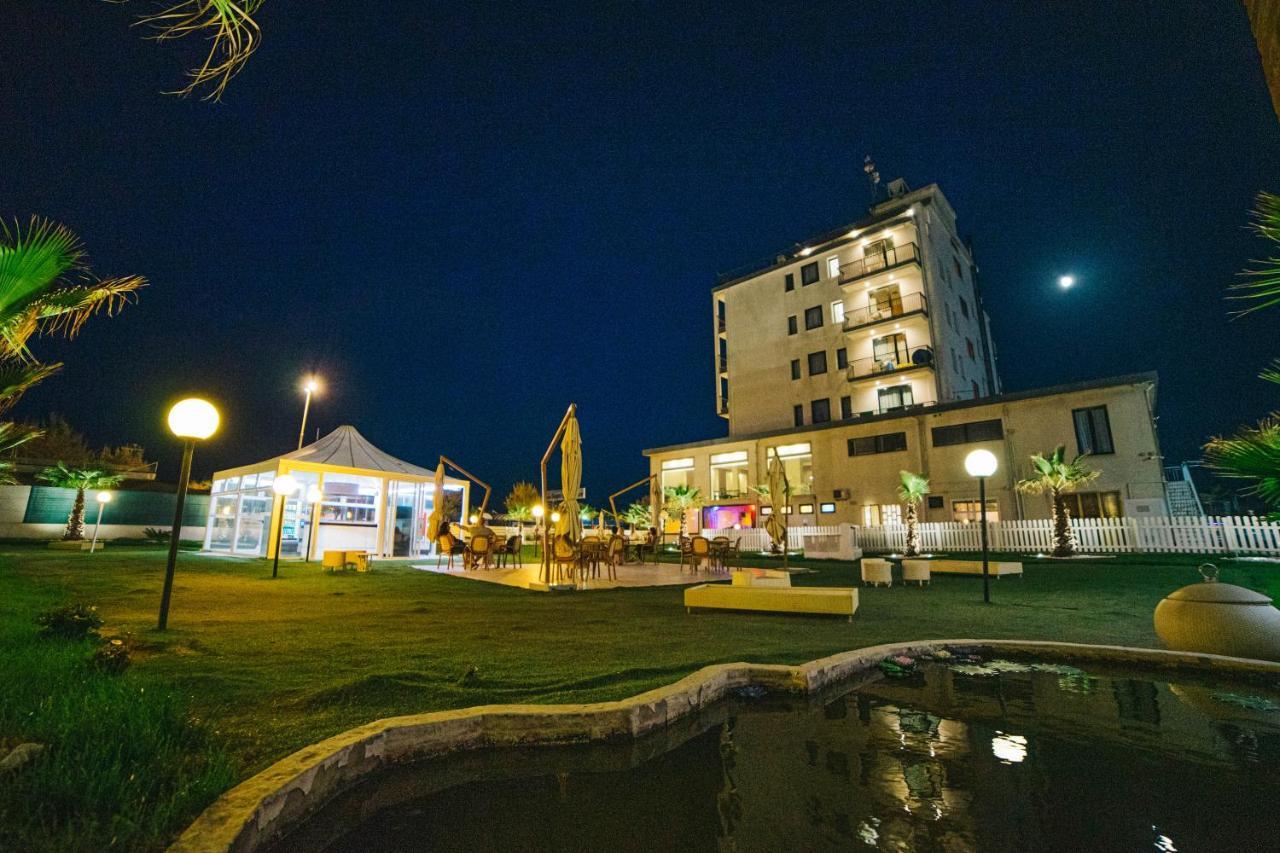 Hotel Park E Mobil Home Sottomarina Bagian luar foto