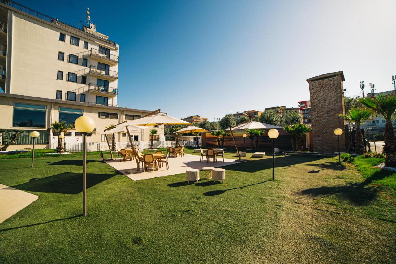 Hotel Park E Mobil Home Sottomarina Bagian luar foto