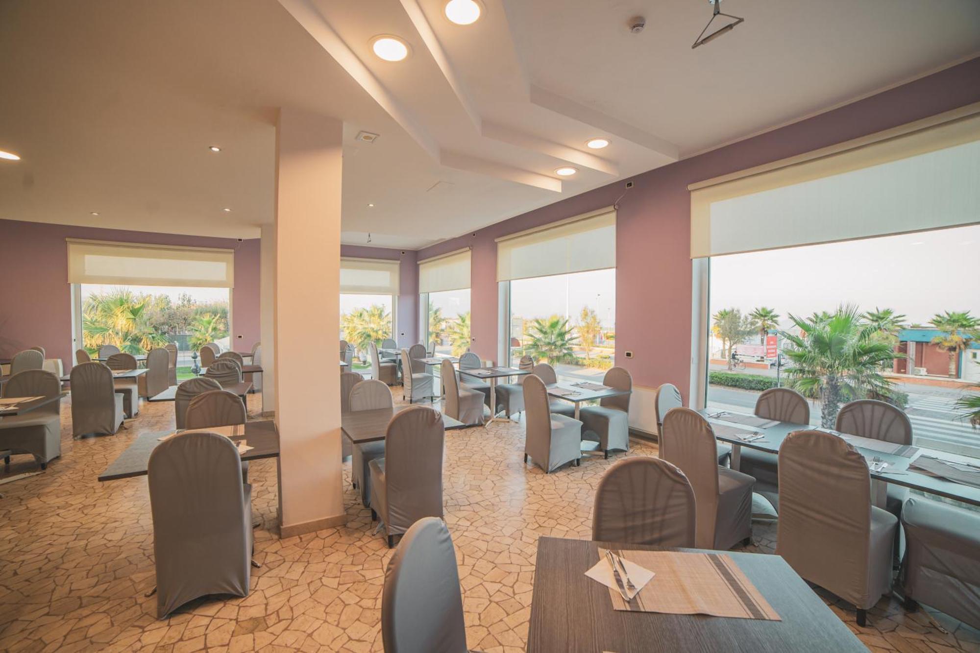 Hotel Park E Mobil Home Sottomarina Bagian luar foto