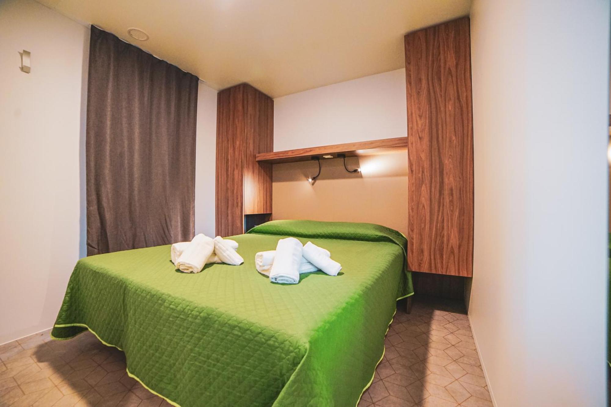 Hotel Park E Mobil Home Sottomarina Bagian luar foto